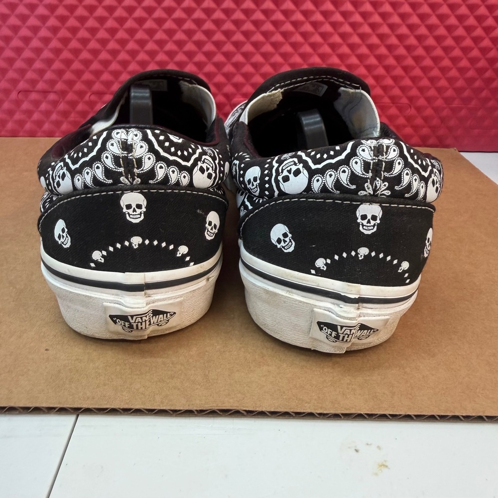 Vans Classic Slip-On Bandana Skull Black White Sneakers Low Top Skate Shoes - Picture 4 of 9